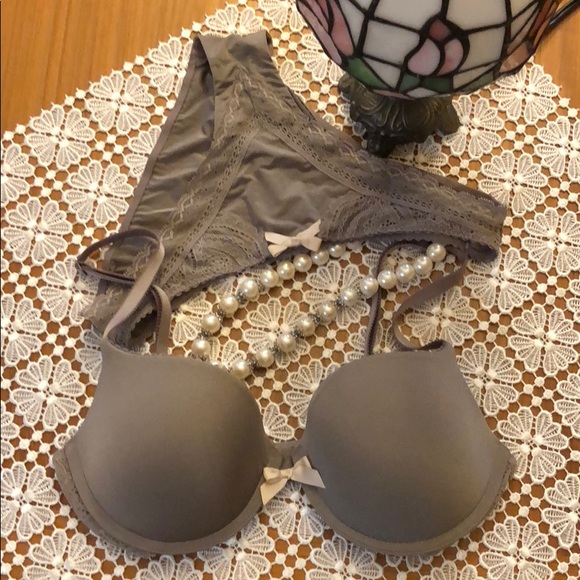 Victoria's Secret Other - Victoria’s Secret GORGEOUS lilac gray bra 32D